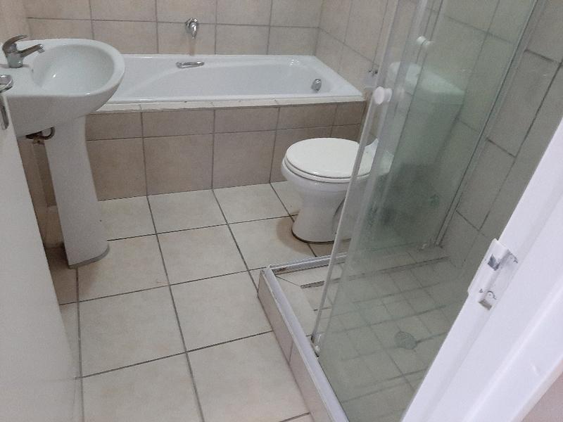 To Let 2 Bedroom Property for Rent in Burgundy Estate Western Cape